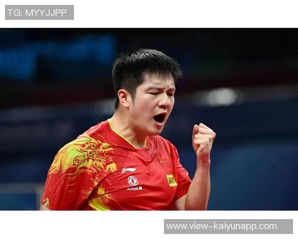 樊振东晒齐达内签名球衣照片期待未来与齐祖共踢足球的美好时刻